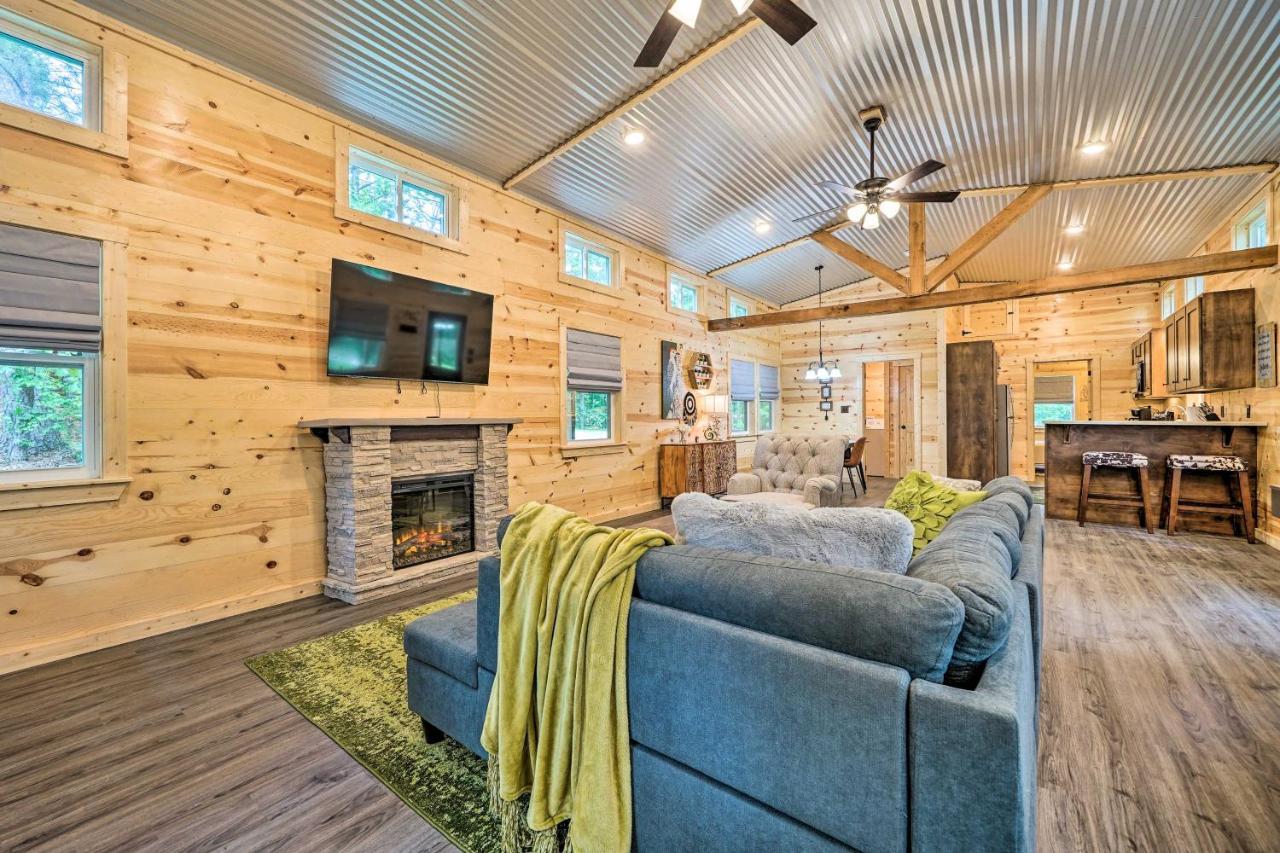 Stylish Cabin By Beavers Bend Hot Tub And Fire Pit Broken Bow Εξωτερικό φωτογραφία
