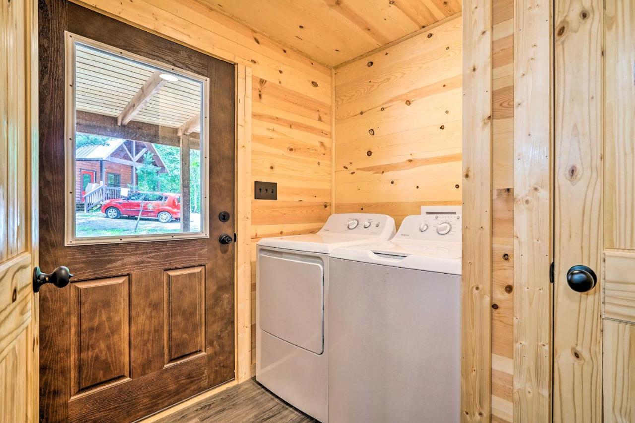 Stylish Cabin By Beavers Bend Hot Tub And Fire Pit Broken Bow Εξωτερικό φωτογραφία