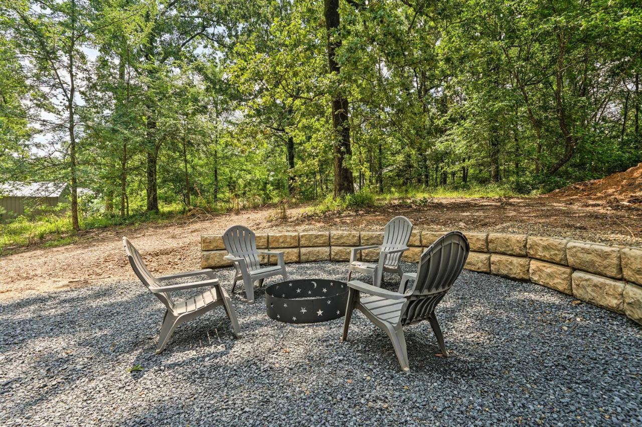 Stylish Cabin By Beavers Bend Hot Tub And Fire Pit Broken Bow Εξωτερικό φωτογραφία