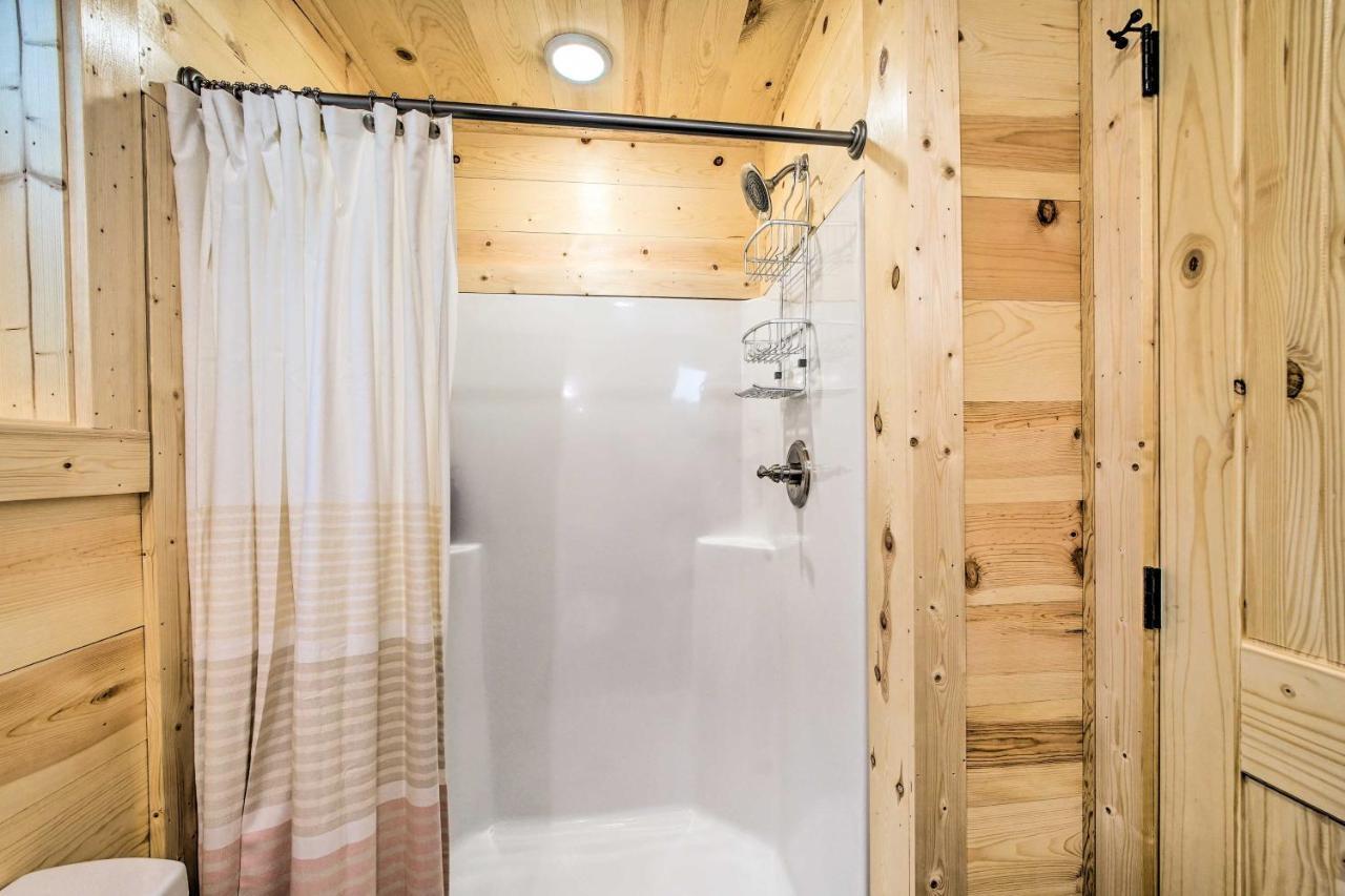 Stylish Cabin By Beavers Bend Hot Tub And Fire Pit Broken Bow Εξωτερικό φωτογραφία